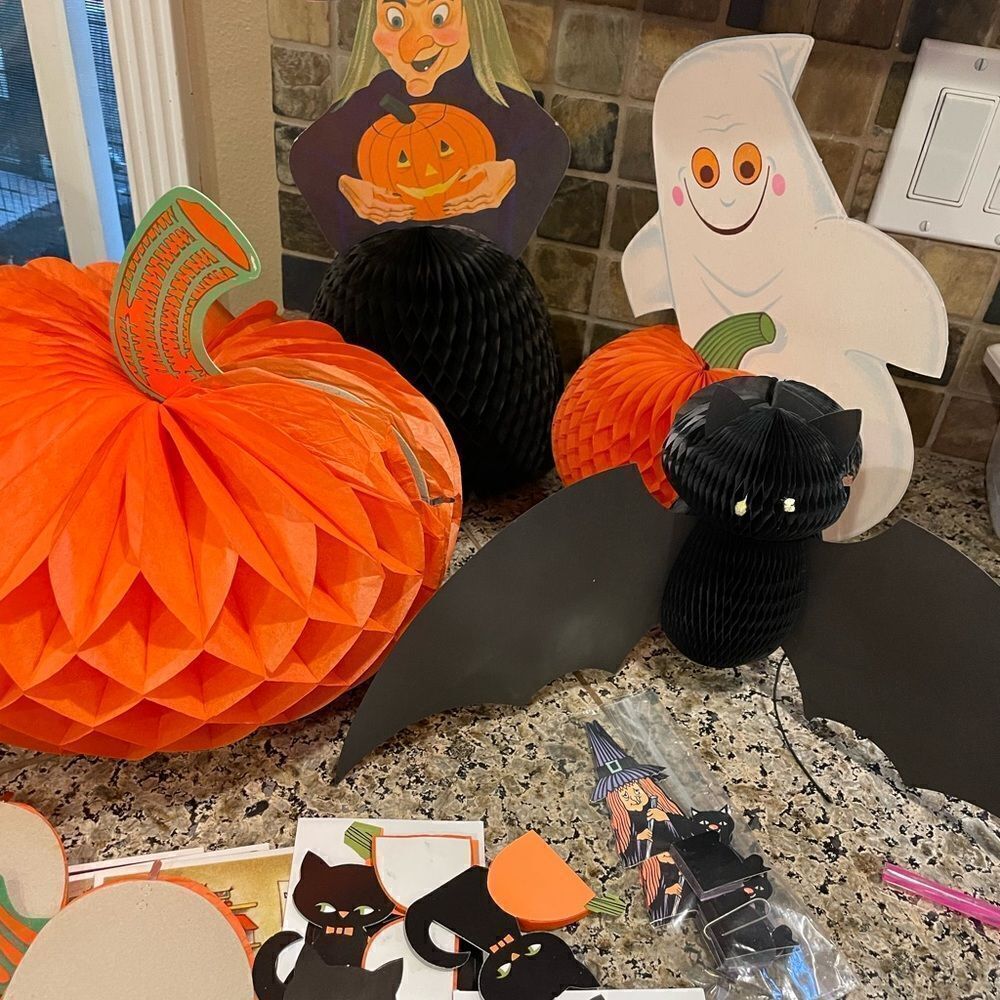 Halloween Honeycomb Vintage Cutouts Lot - Picture 12 of 16